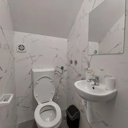 アパート Lejka Srebrno Jezero *