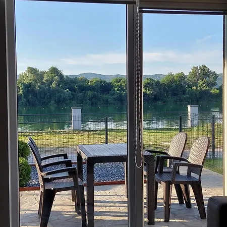 アパート Lejka Srebrno Jezero *